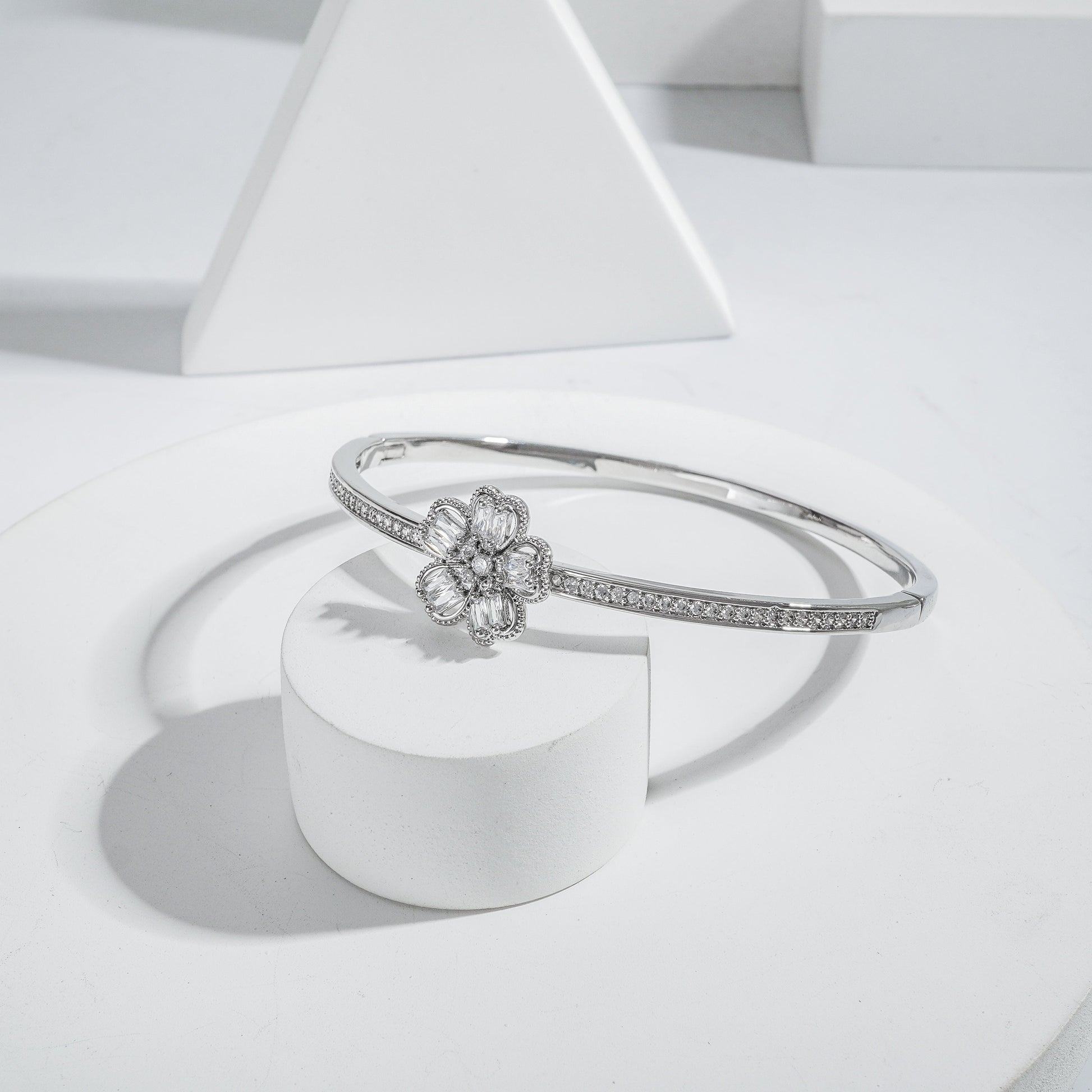 18K American Diamond Flower Design Silver Kada – A Symbol of Grace & Elegance