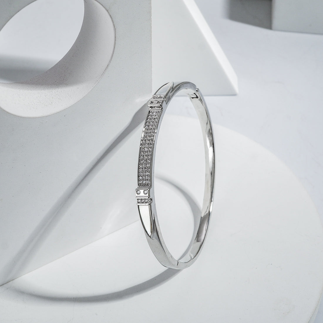 18K Mini American Diamond Silver Polish Kada – A Timeless Blend of Elegance & Sophistication