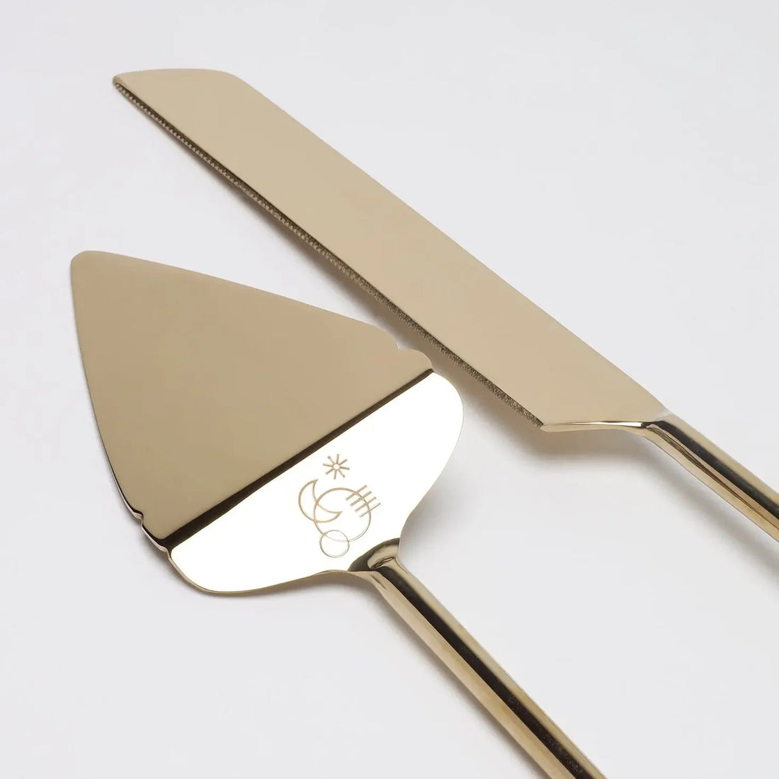 Dana Cake Knives – Set of 2 | Elegant Precision for Perfect Slices
