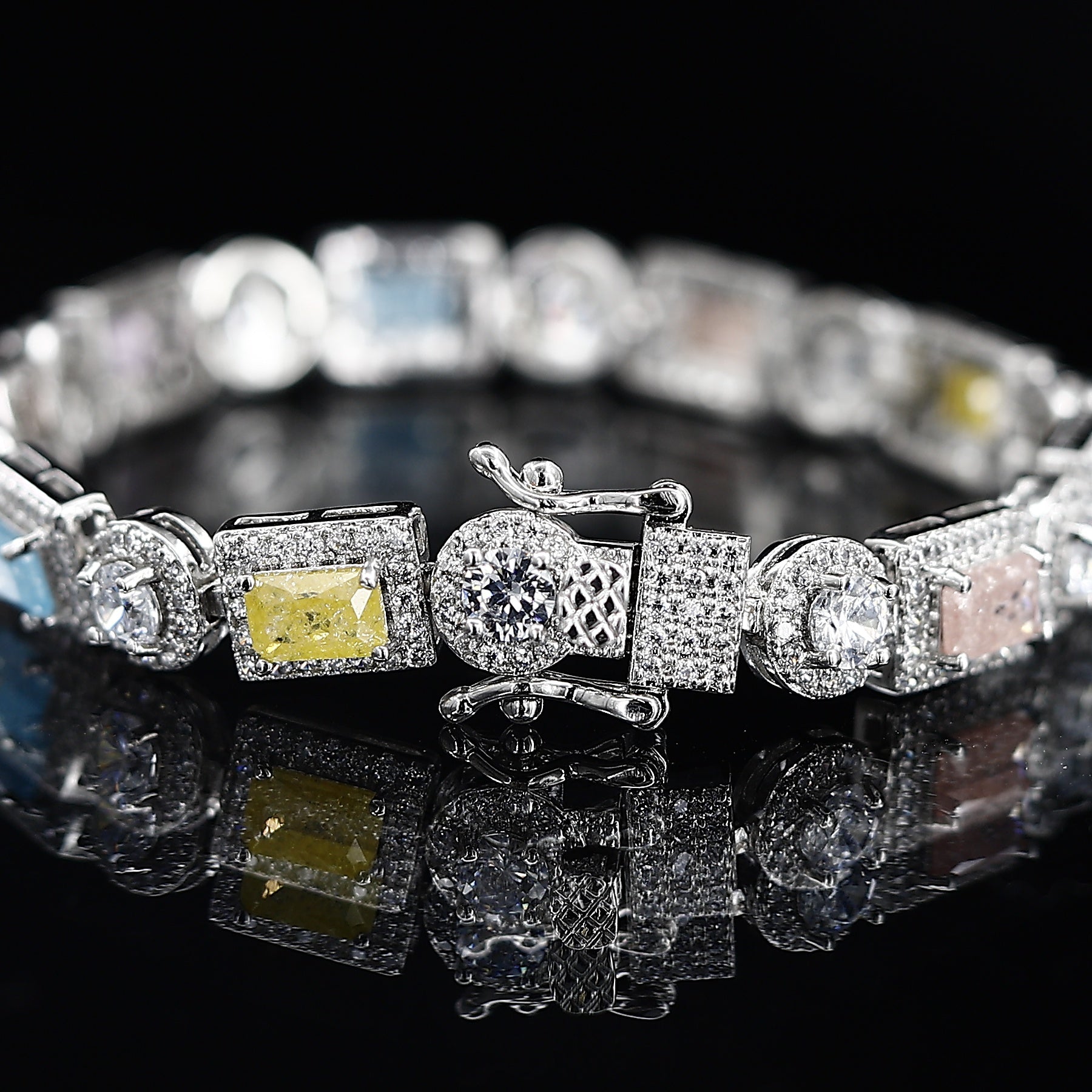 American Mix Color Diamond Loose Bracelet – A Vibrant Symphony of Sparkle
