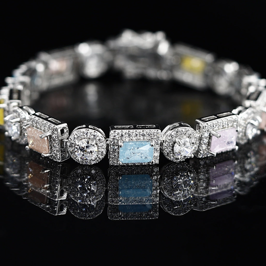 American Mix Color Diamond Loose Bracelet – A Vibrant Symphony of Sparkle