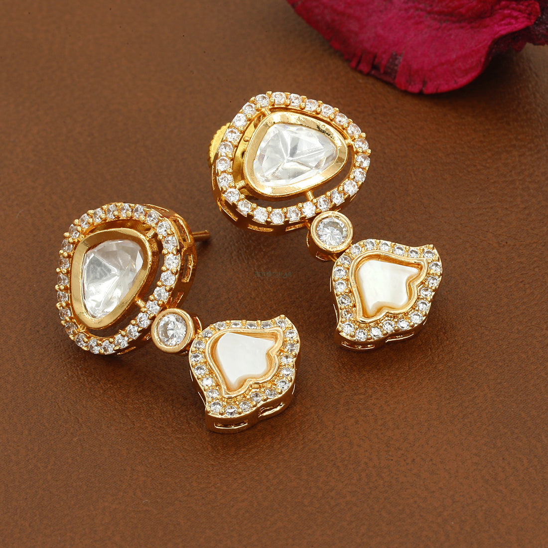 Antique Kundan Long Mala Type Necklace – A Regal Blend of Tradition and Grace