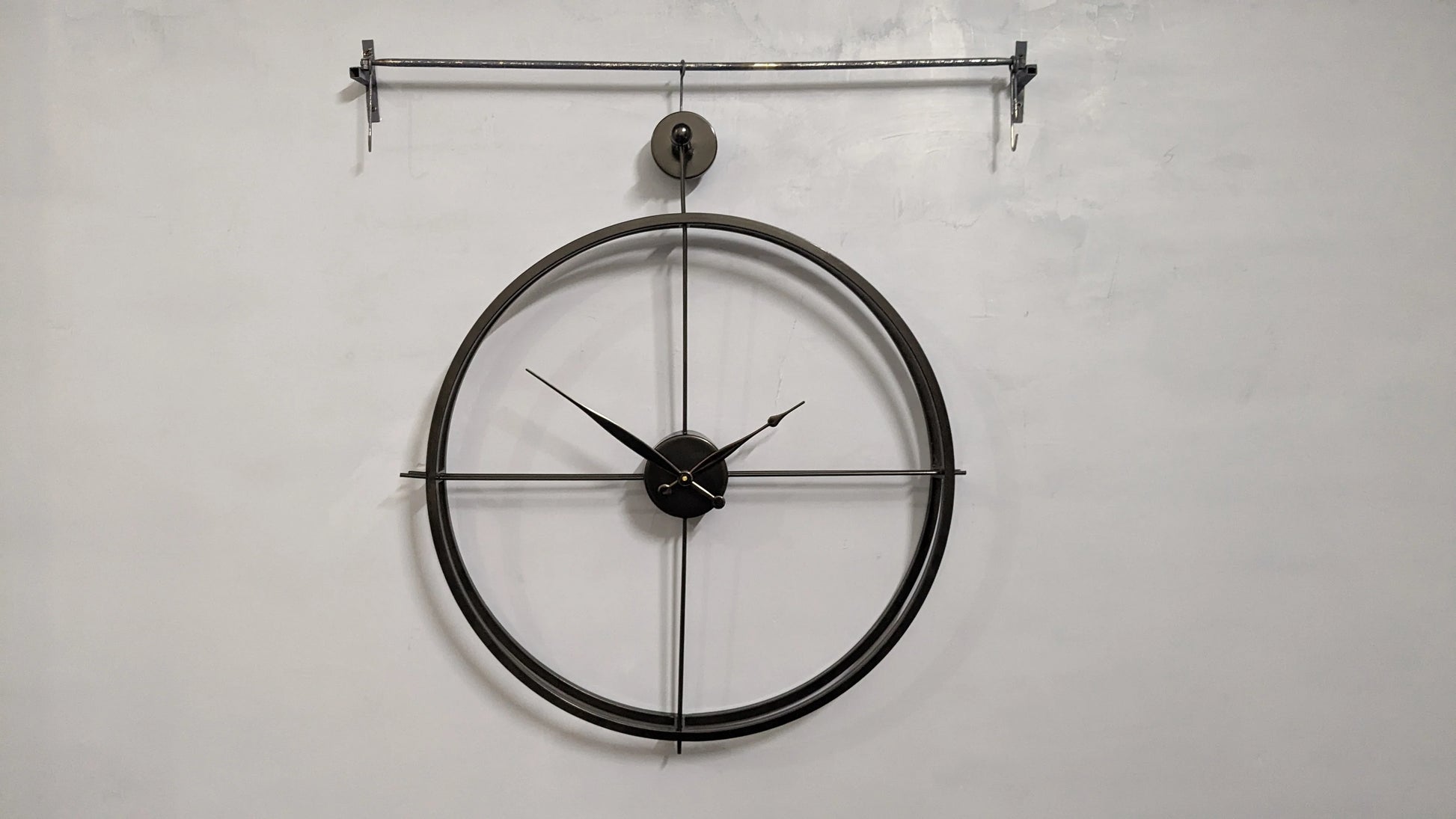 Black Round Wall Clock – Timeless Elegance with Modern Simplicity