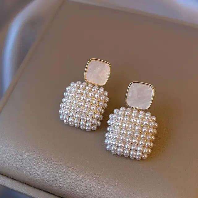 Classic Pearl Cluster Stud Earrings – Modern Vintage Elegance