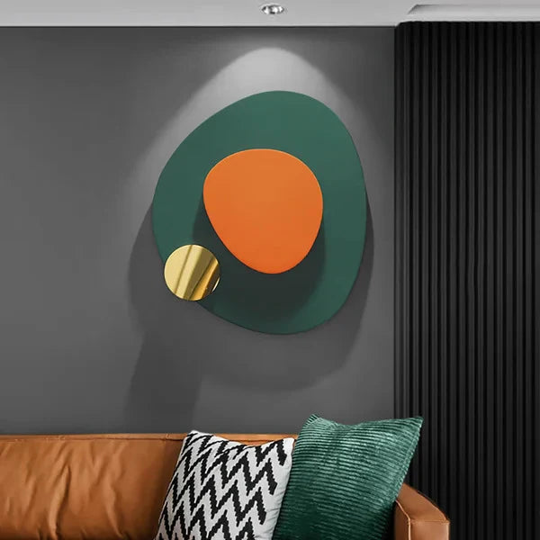 Curved Emerald Metal Wall Art – A Bold Expression of Luxury and Nature