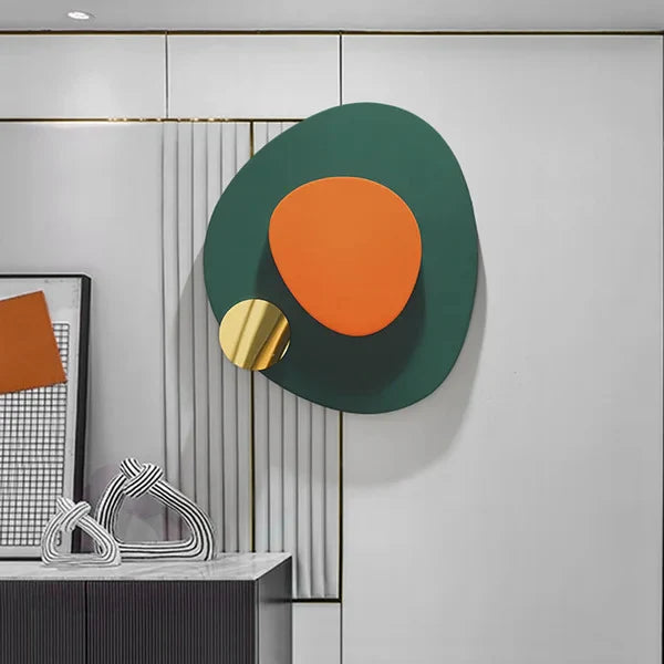Curved Emerald Metal Wall Art – A Bold Expression of Luxury and Nature