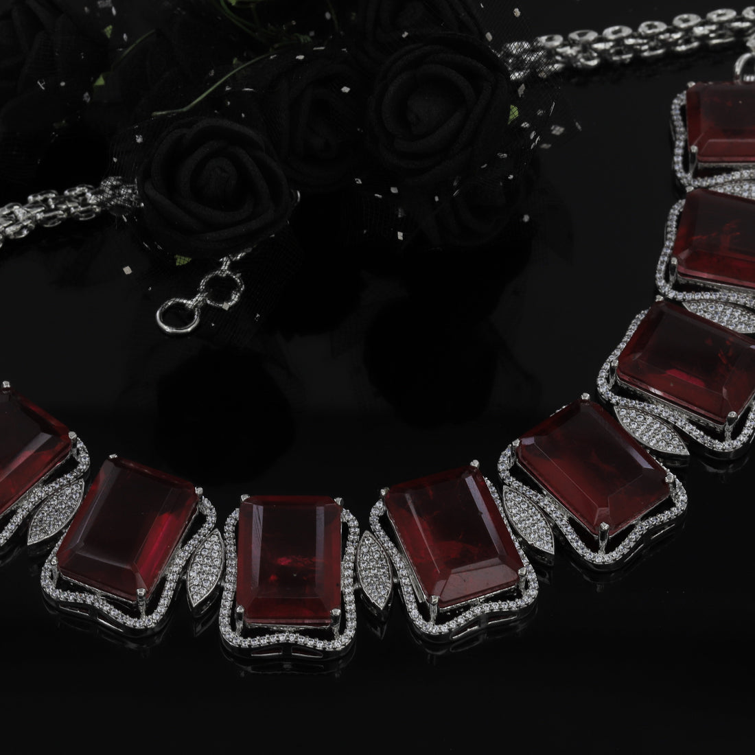 Diamond Choker Set with Ruby Colors – A Perfect Fusion of Timeless Elegance and Passionate Luxury