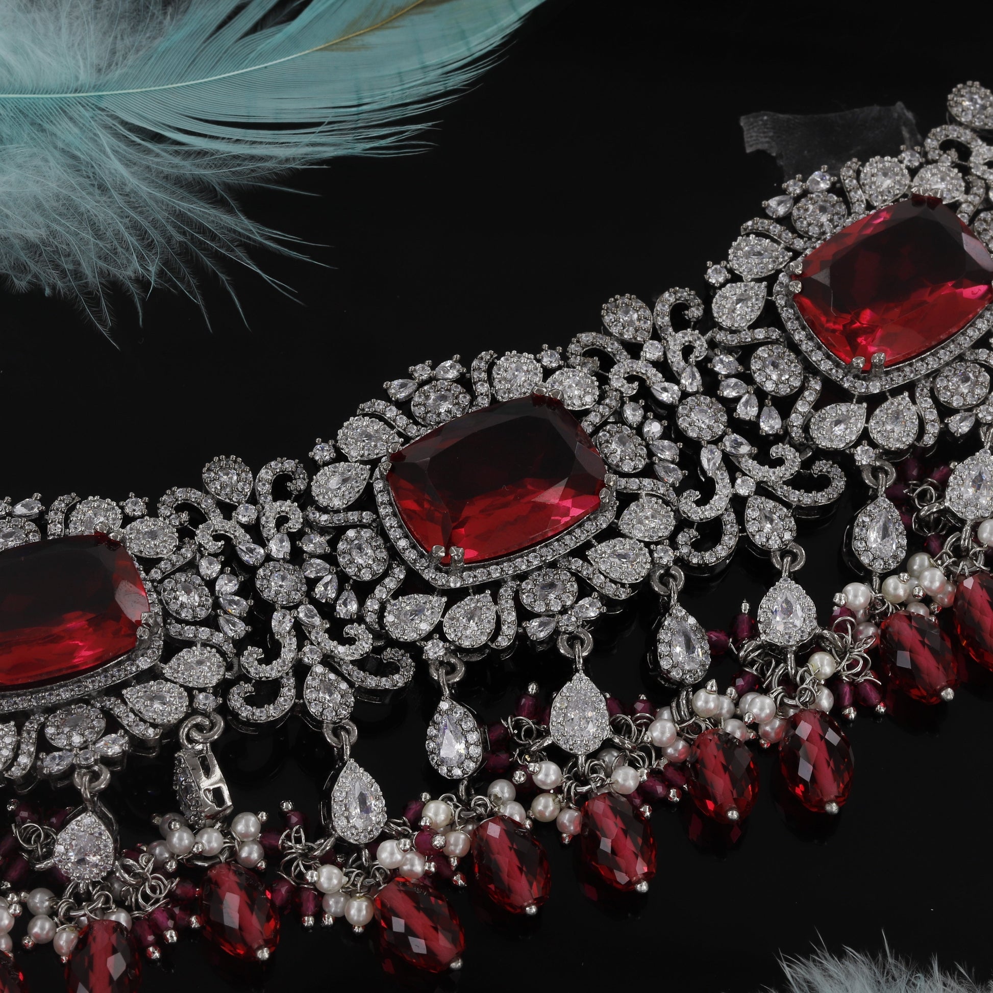 German Polish Diamond Choker Set – A Luxurious Blend of Timeless Elegance and Radiant Sparkle