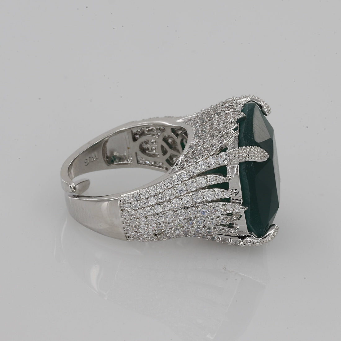 Heavy Mint Green Stone Finger Ring – A Bold Pop of Color and Elegance