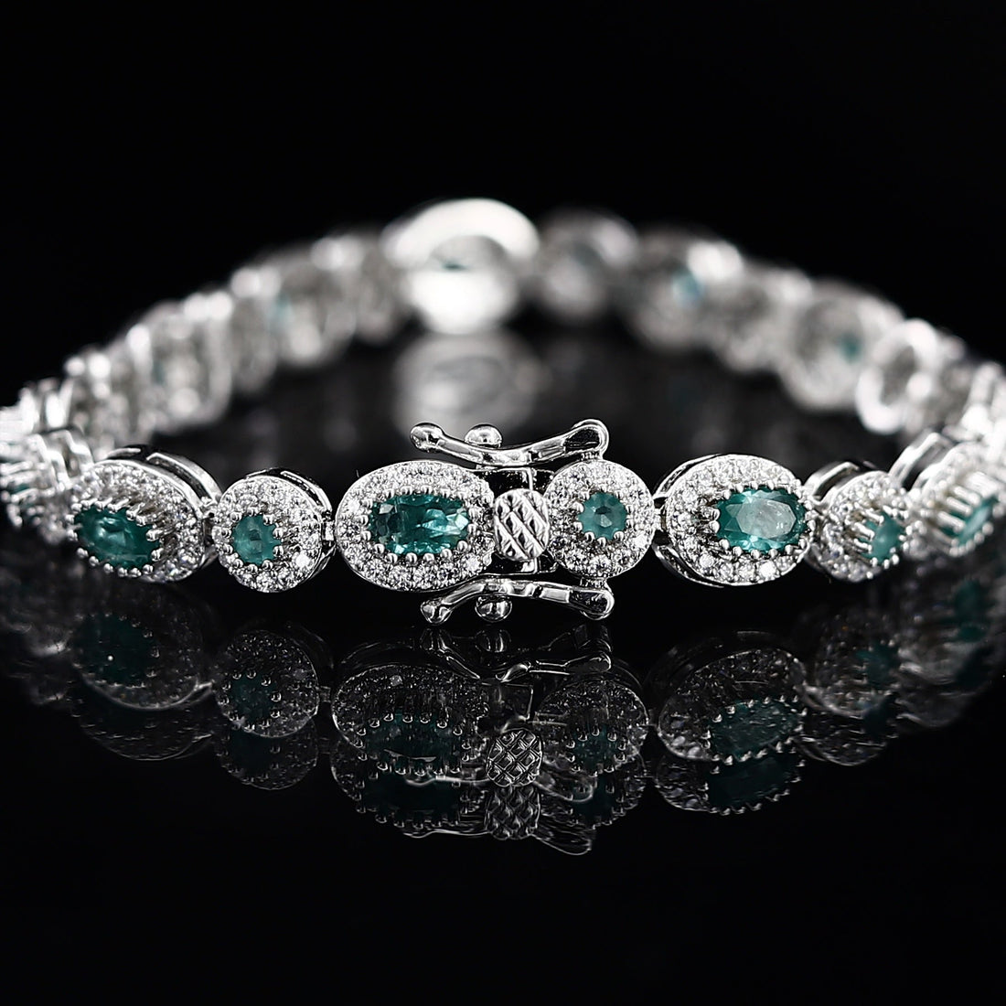 Imported Green American Diamond Loose Bracelet – A Graceful Touch of Emerald Elegance