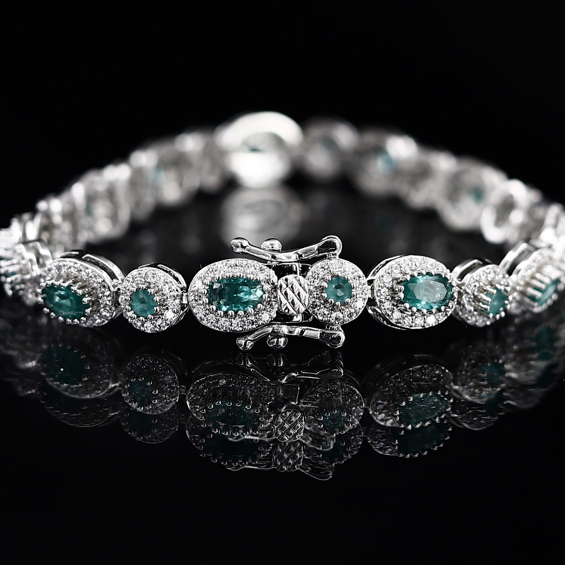 Imported Green American Diamond Loose Bracelet – A Graceful Touch of Emerald Elegance
