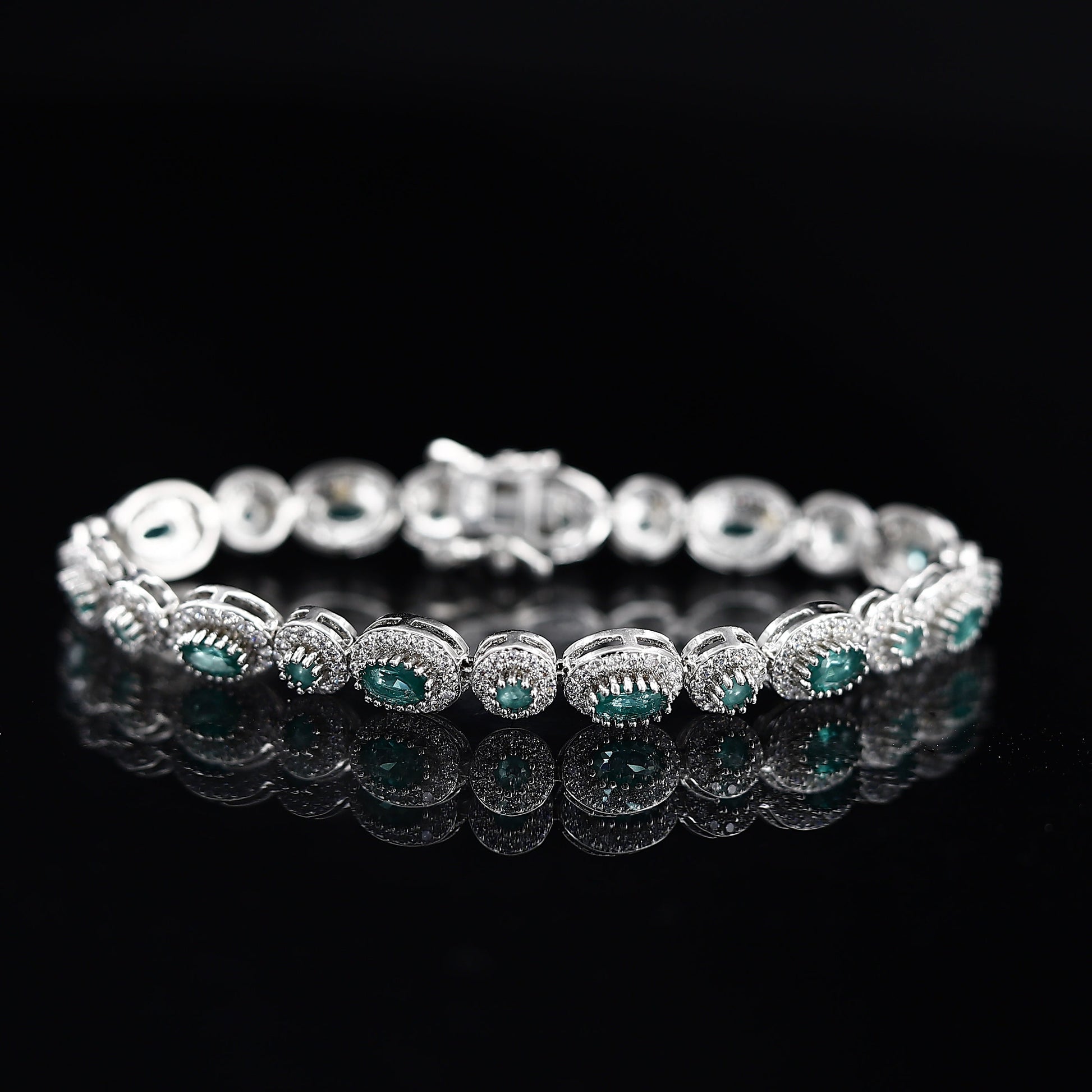 Imported Green American Diamond Loose Bracelet – A Graceful Touch of Emerald Elegance