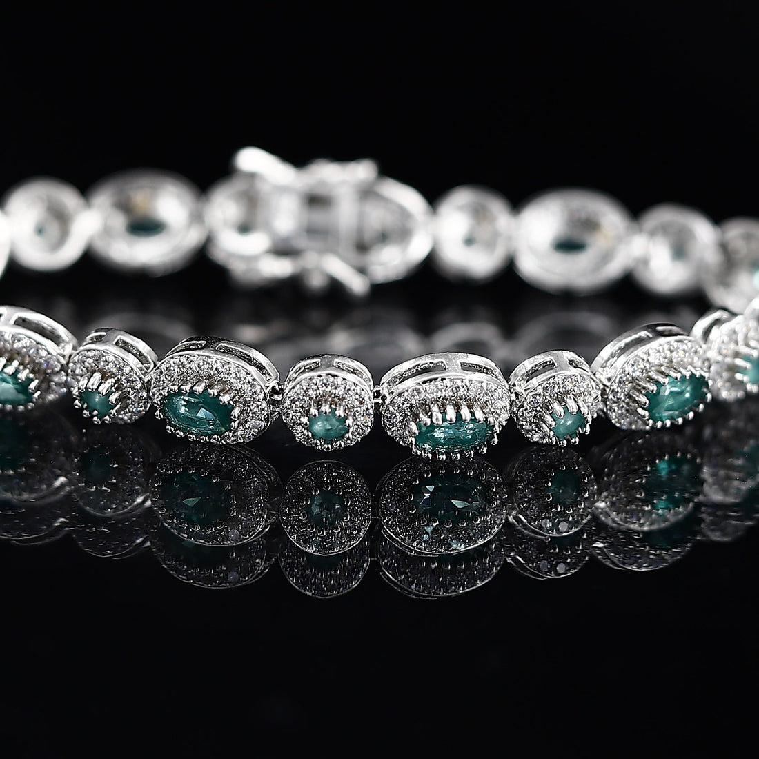 Imported Green American Diamond Loose Bracelet – A Graceful Touch of Emerald Elegance