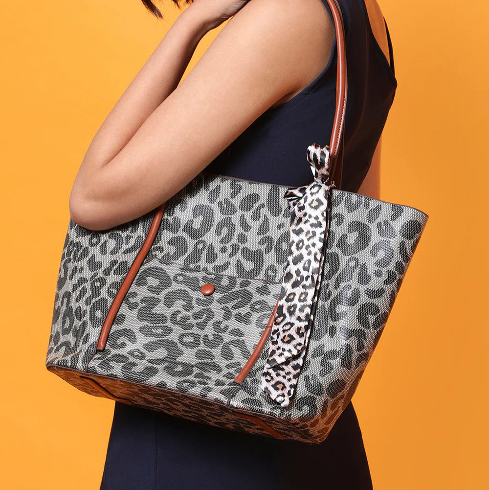 Leah Multicolor Tote Bag With Pouch Set – A Vibrant Blend of Style and Functionality