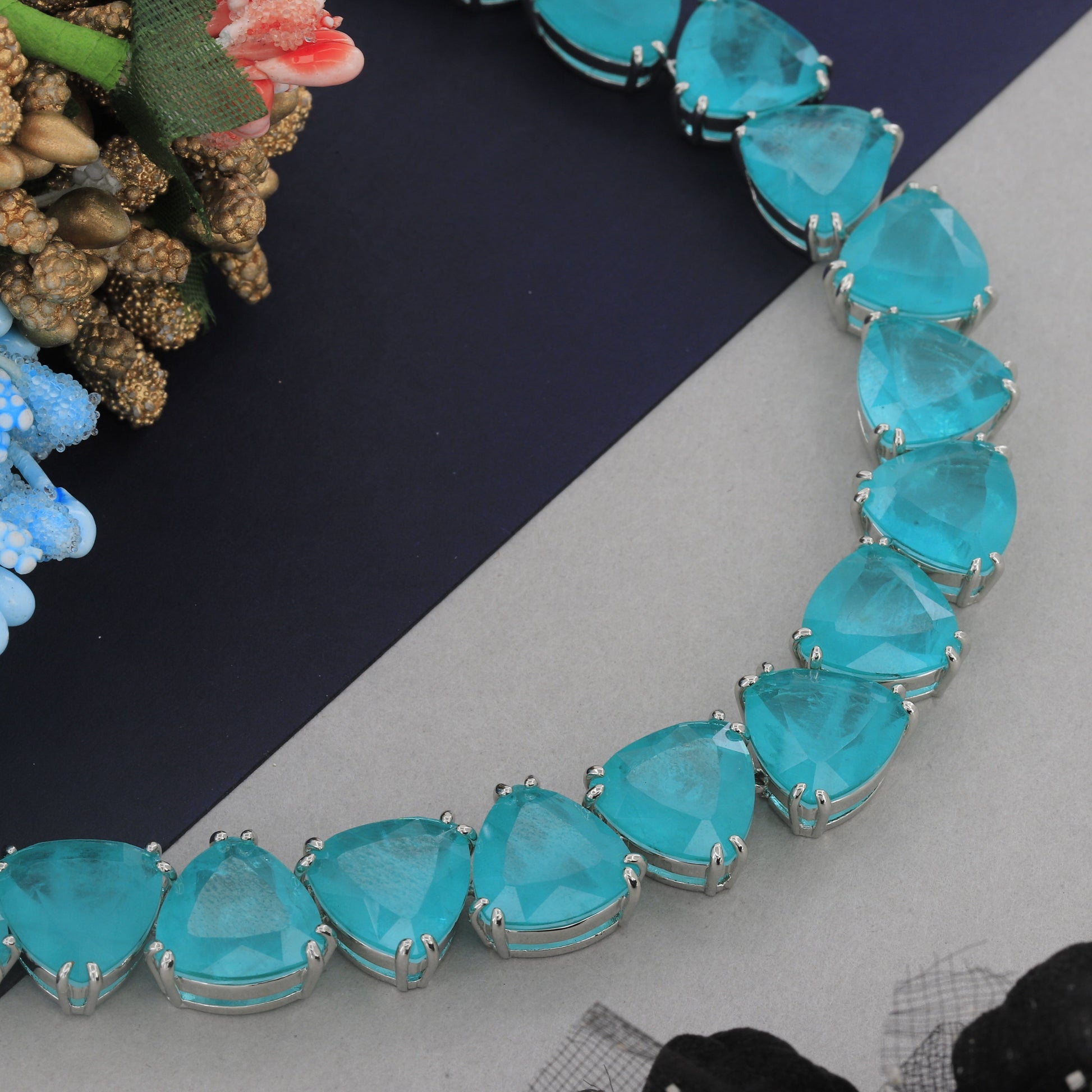 Lime Blue Necklace Set – A Vibrant and Refreshing Touch of Elegance