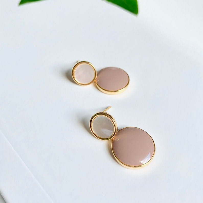 Minimalist Dual Circle Drop Earrings – Beige & White with Gold Trim