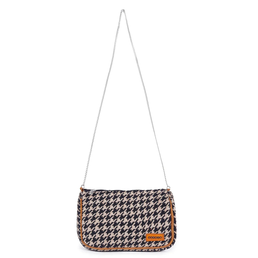 Natural/Black Colour Cotton Jute Fabric Crossbody Sling/Travel Pouch with Metal Chain – A Perfect Fusion of Style and Functionality