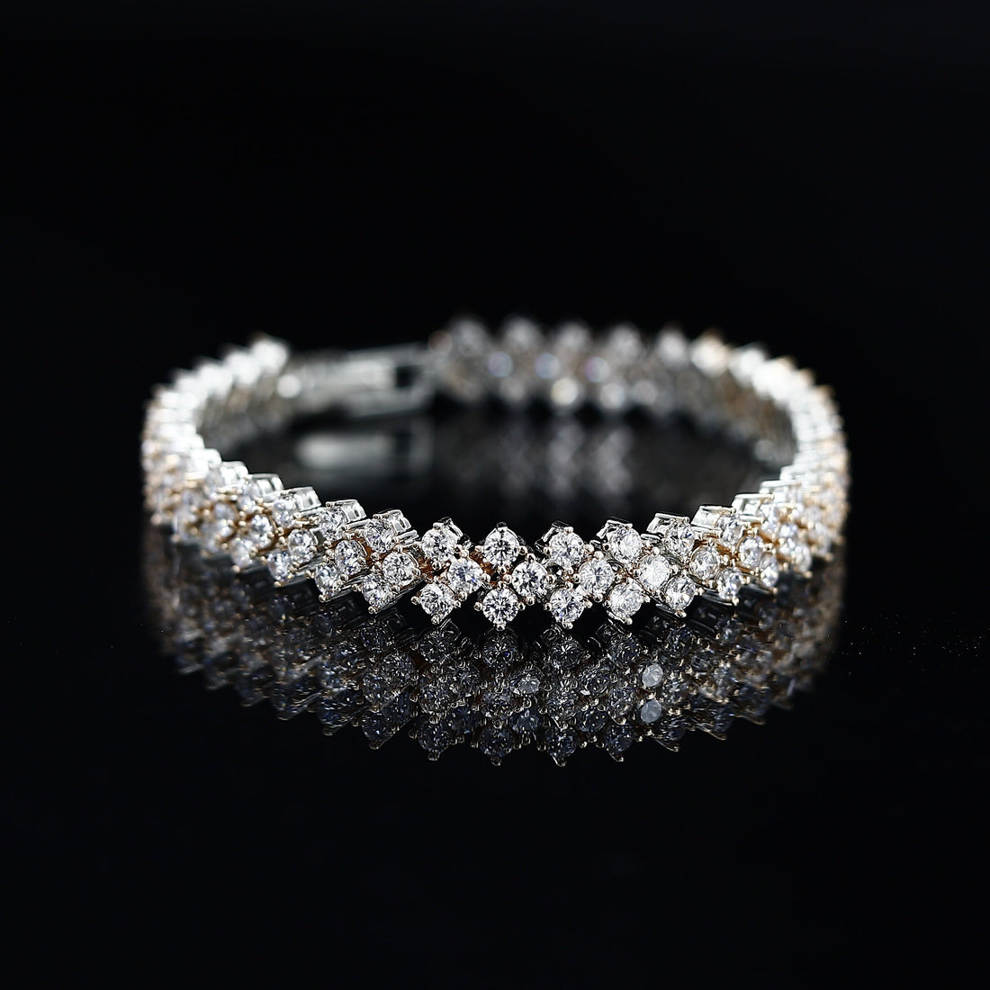 Round Diamond Silver Loose Perfect Fit Bracelet – Effortless Elegance, Perfectly Crafted