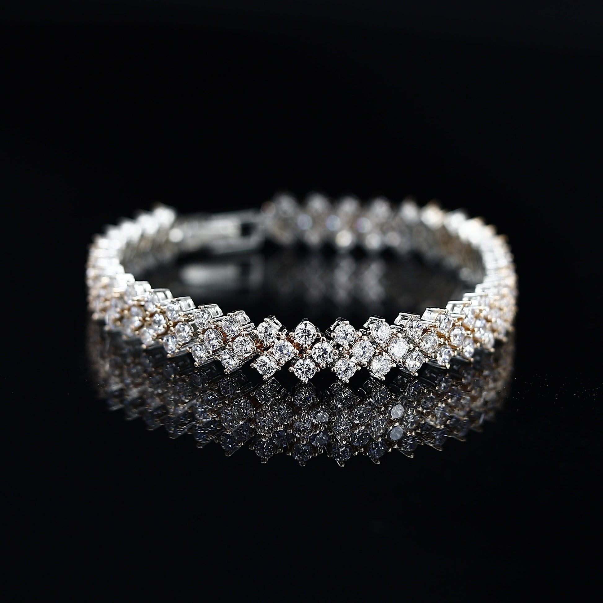 Round Diamond Silver Loose Perfect Fit Bracelet – Effortless Elegance, Perfectly Crafted