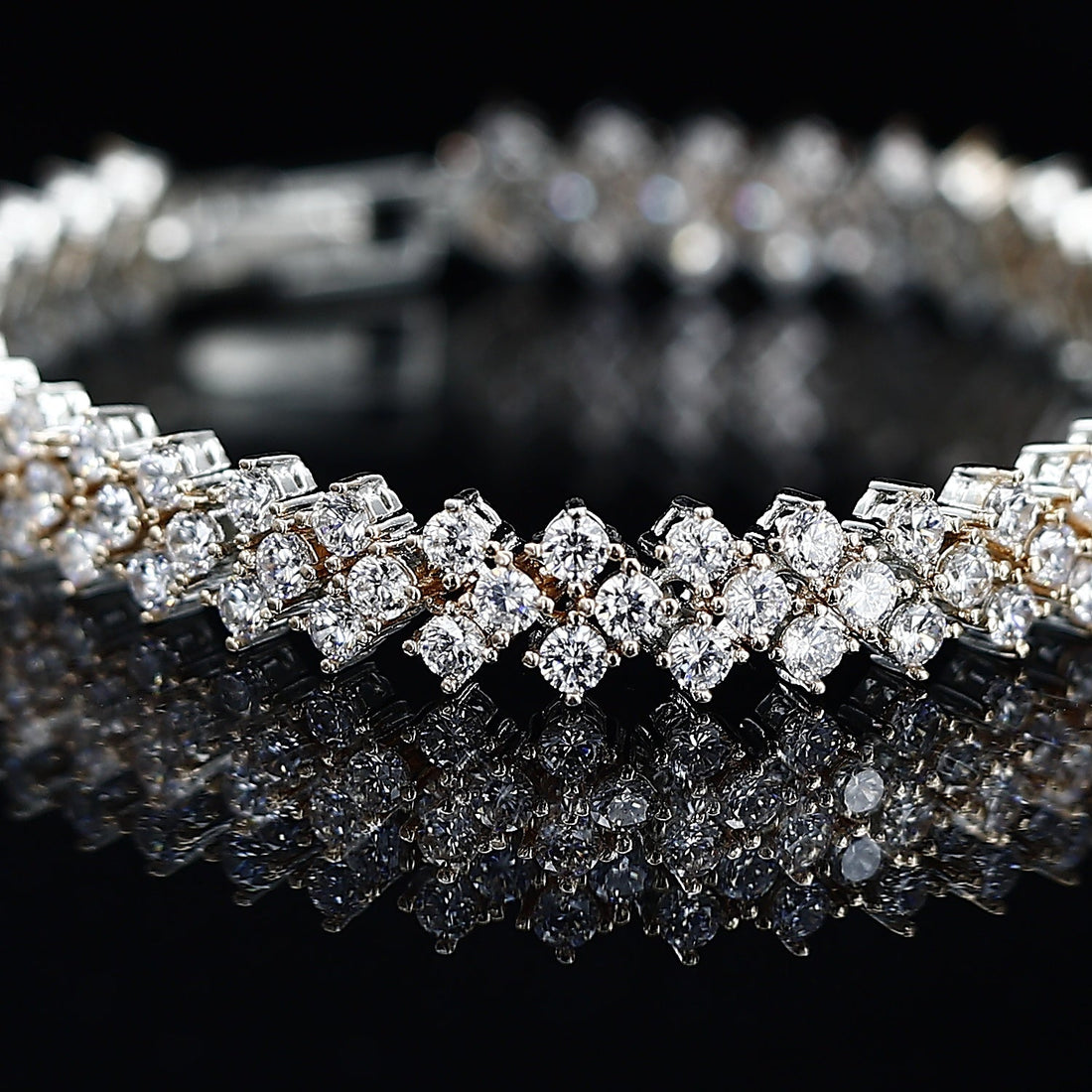 Round Diamond Silver Loose Perfect Fit Bracelet – Effortless Elegance, Perfectly Crafted