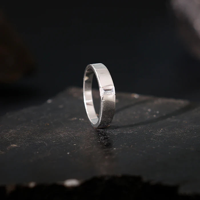 Silver Blaze Ring for Him – Ignite Your Style with Fierce Elegance