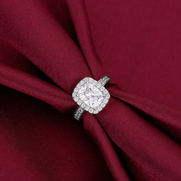 Silver Classic Solitaire Ring – Timeless Elegance, Captured in a Sparkle