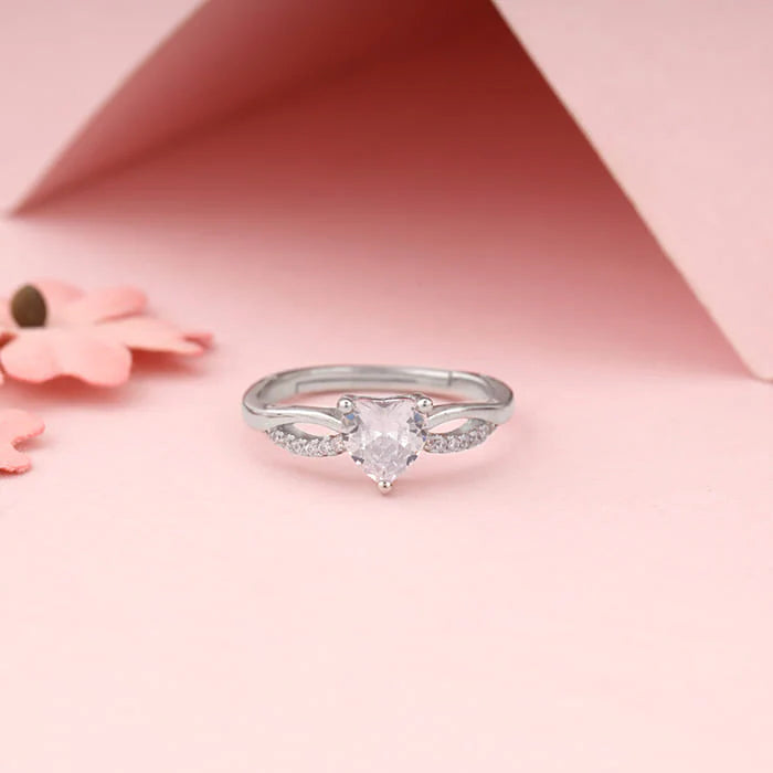 Silver Endless Heart Ring – Love Without Limits, Crafted in Silver