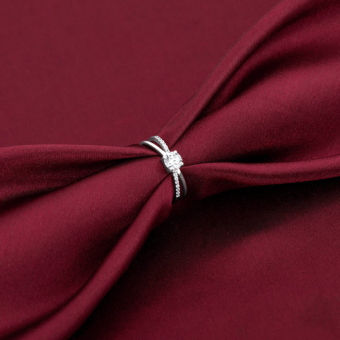 Silver Glittering Ring – Where Shine Meets Sophistication