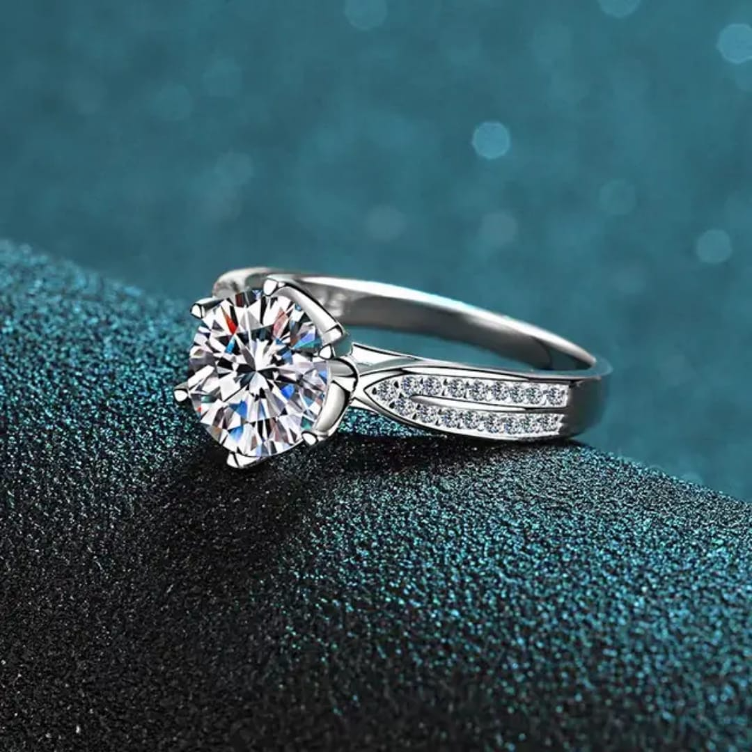 Silver Radiant Promise Ring – Classic Elegance Reimagined