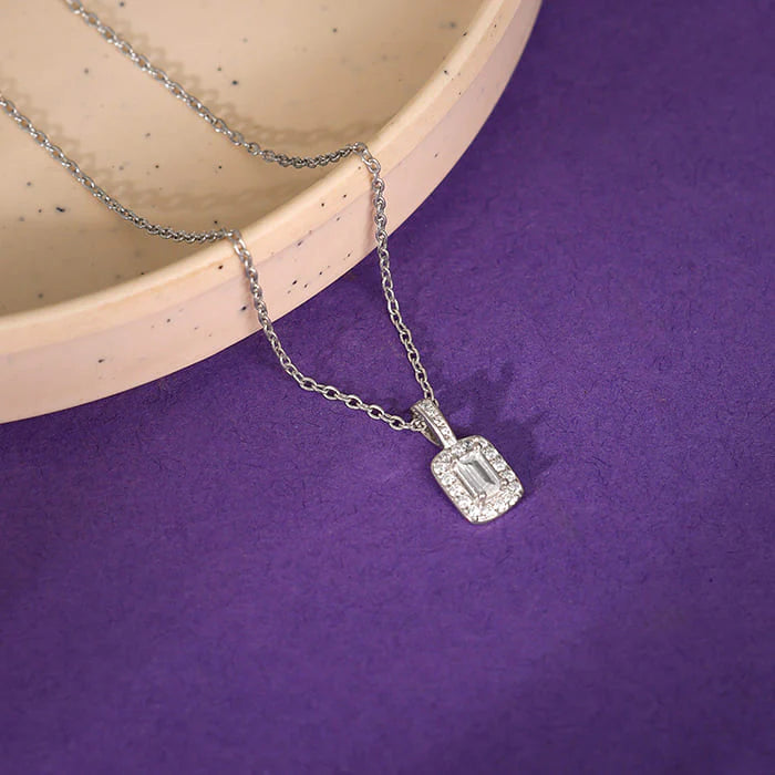Silver Sparkling Zirconia Pendant With Link Chain – Shine That Reflects Your Light