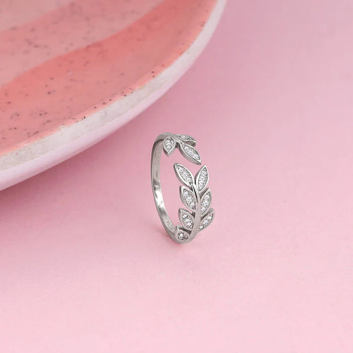 Silver Zircon Leaf Ring – Nature’s Elegance, Captured in Silver