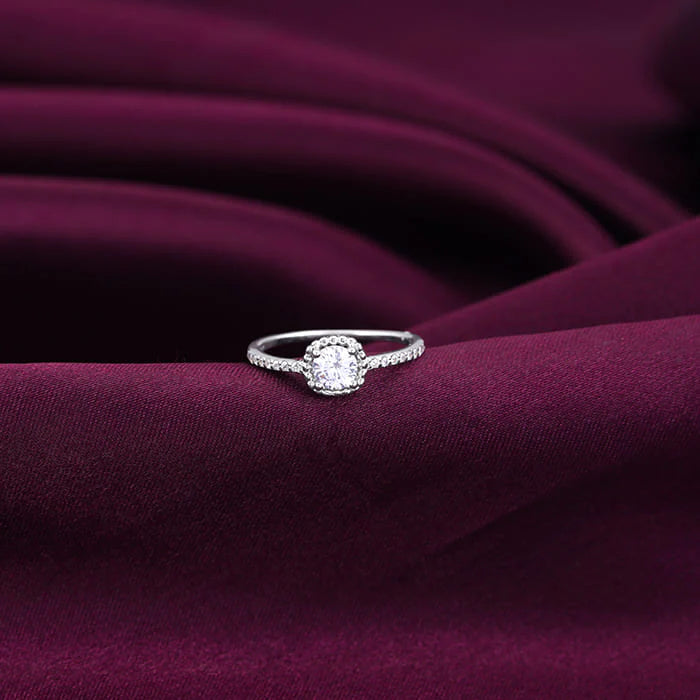 Silver Zircon Stardust Ring – A Universe of Sparkle at Your Fingertips