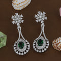Silverpolished Green Stone Diamond Necklace – A Harmonious Blend of Classic Charm and Modern Elegance