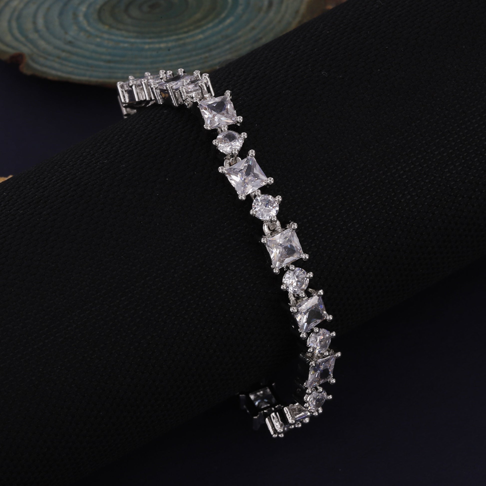Square and Round Diamond Loose Silver Bracelet – A Bold Fusion of Shapes and Sparkle