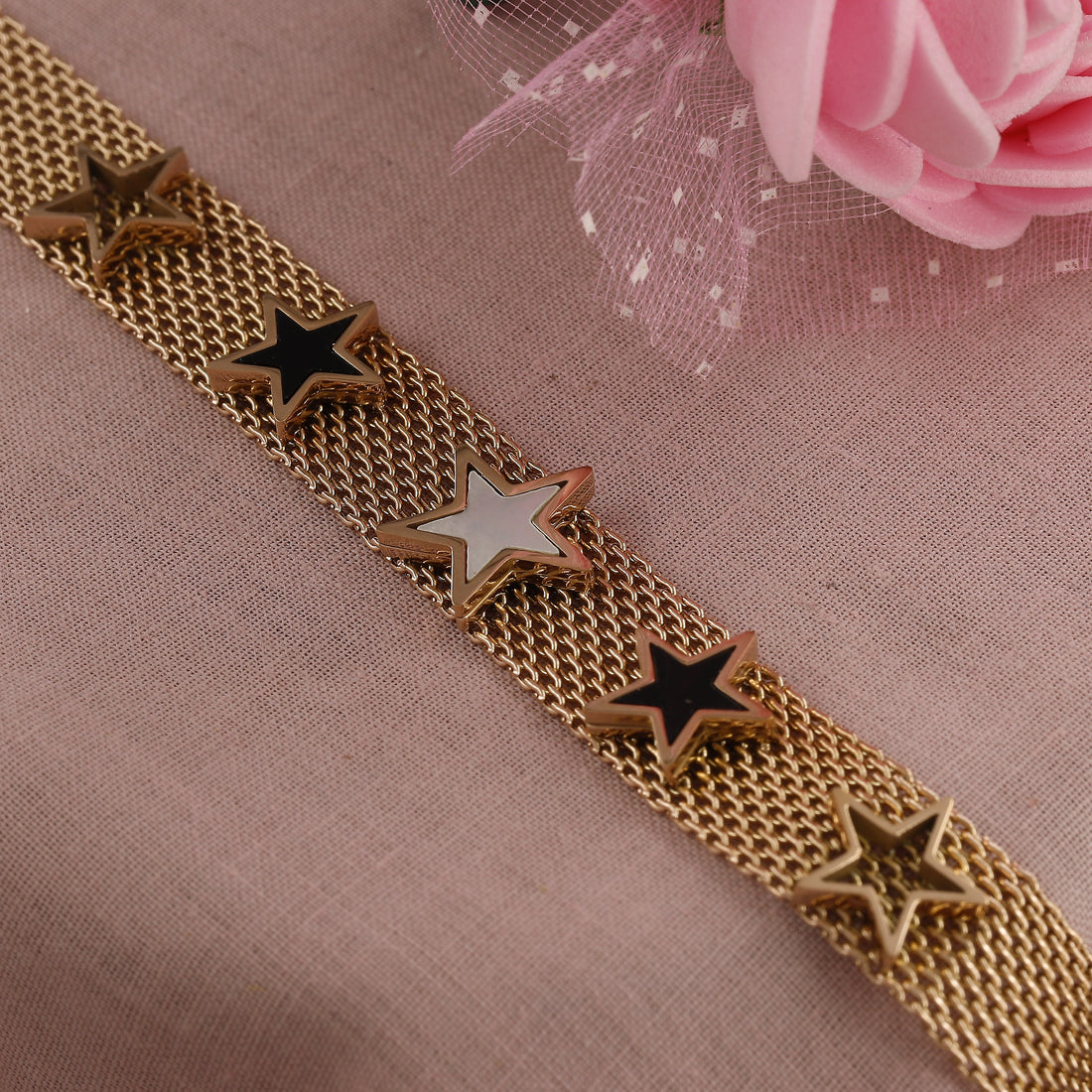 Star Design Handwear Bracelet – A Touch of Celestial Elegance