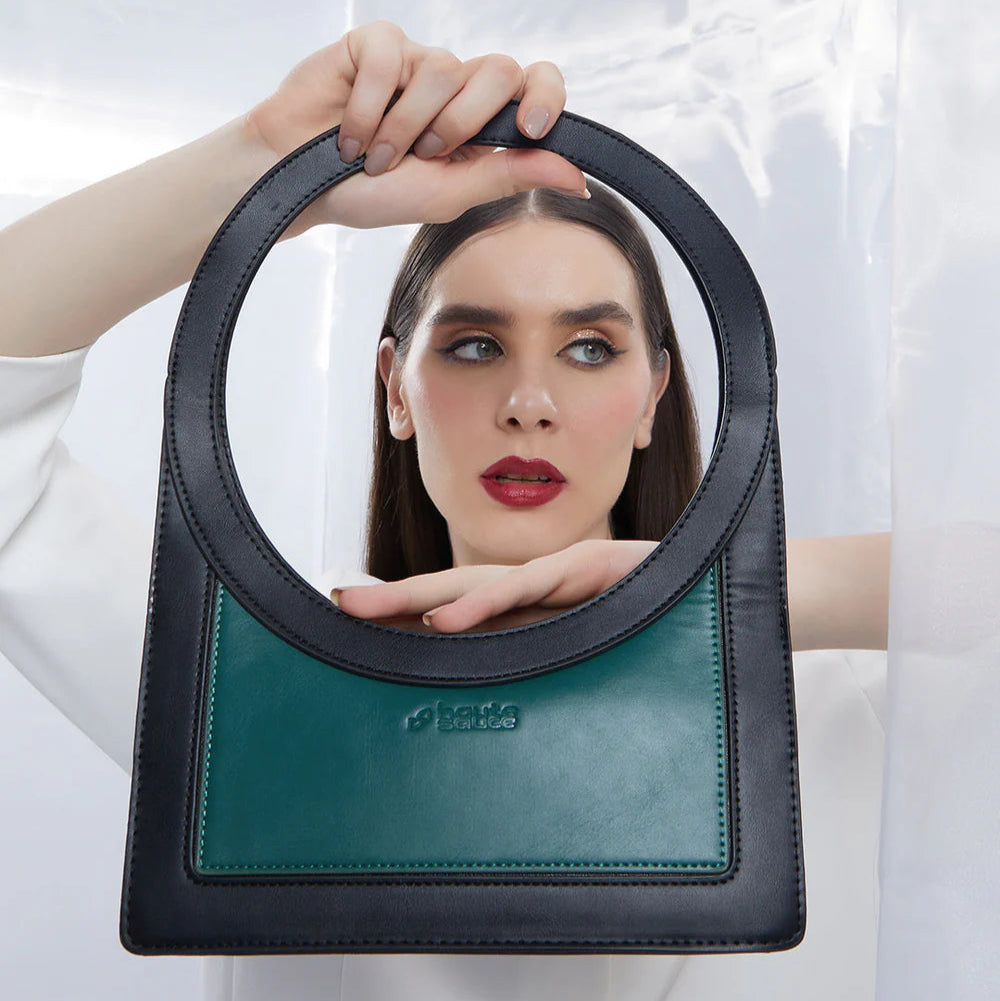 The Aureola Shoulder Bag – Emerald Green & Onyx Black – A Bold Blend of Luxury and Style