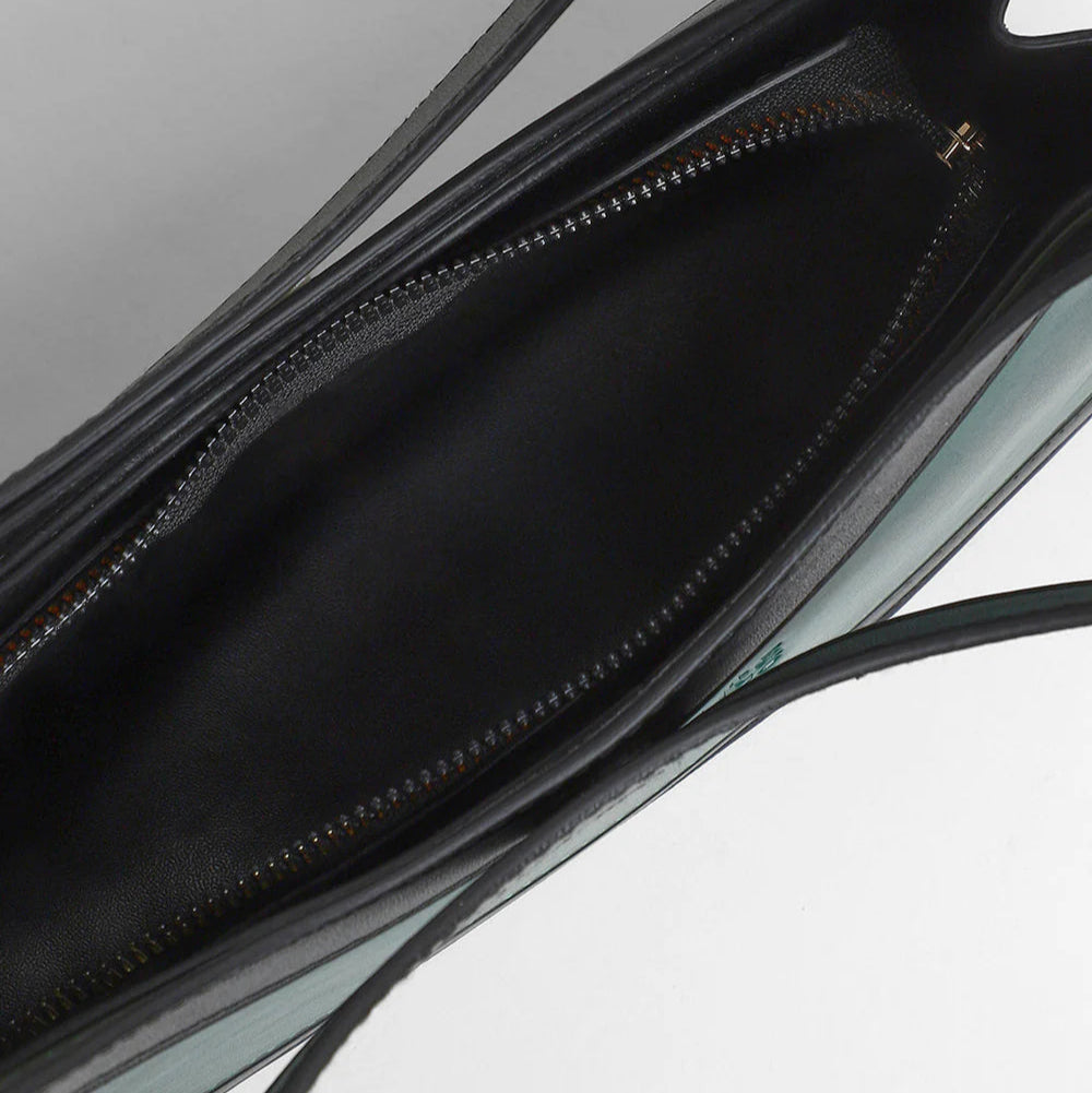The Aureola Shoulder Bag – Emerald Green & Onyx Black – A Bold Blend of Luxury and Style