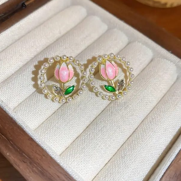 Tulip Pearl Bloom Earrings – Whimsical Imitation Jewelry for Her