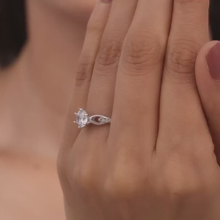 Silver Zircons Sparkling Loop Ring – Where Elegance Comes Full Circle