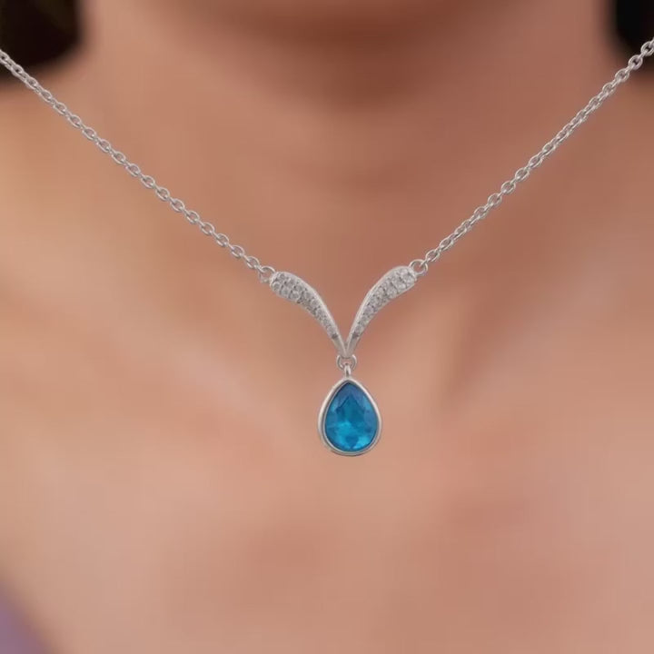 Silver Aqua Blues Necklace – Serenity in Every Sparkle